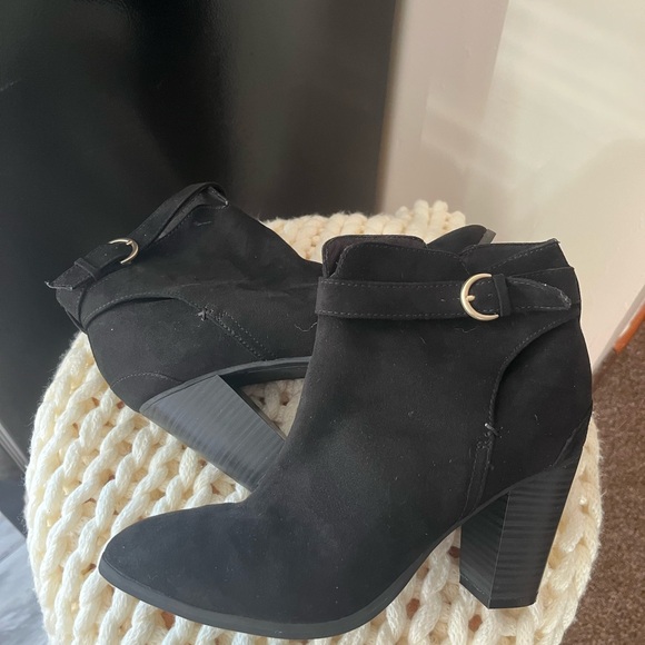 Old Navy Shoes - Old Navy Black Ankle Boots